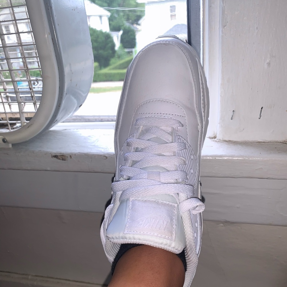 Nike air maxes - Picture 2 of 2